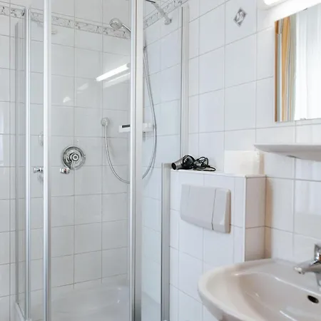 Unertl Braeustueberl Gaestehaus Bed & Breakfast Haag in Oberbayern